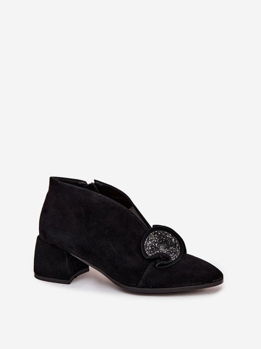 Botine cu toc Step in style, Model 219245, Negru - material piele naturală de căprioară  Footbed piele naturala  Înălţimea carâmbului 8 cm Înălţimea tocului 6 cm