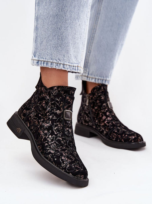 Botine cu toc Step in style, Model 219566, Negru - material piele naturală de căprioară  Căptușeală pătură de pantofi  Footbed pătură de pantofi  Înălţimea carâmbului 12 cm Înălţimea tocului 4 cm