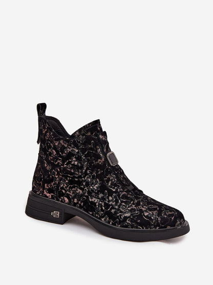 Botine cu toc Step in style, Model 219566, Negru - material piele naturală de căprioară  Căptușeală pătură de pantofi  Footbed pătură de pantofi  Înălţimea carâmbului 12 cm Înălţimea tocului 4 cm