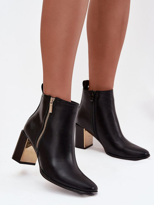 Botine cu toc Step in style, Model 220692, Negru - material imitație de piele  Footbed imitație de piele  Înălţimea carâmbului 11 cm Înălţimea tocului 8 cm