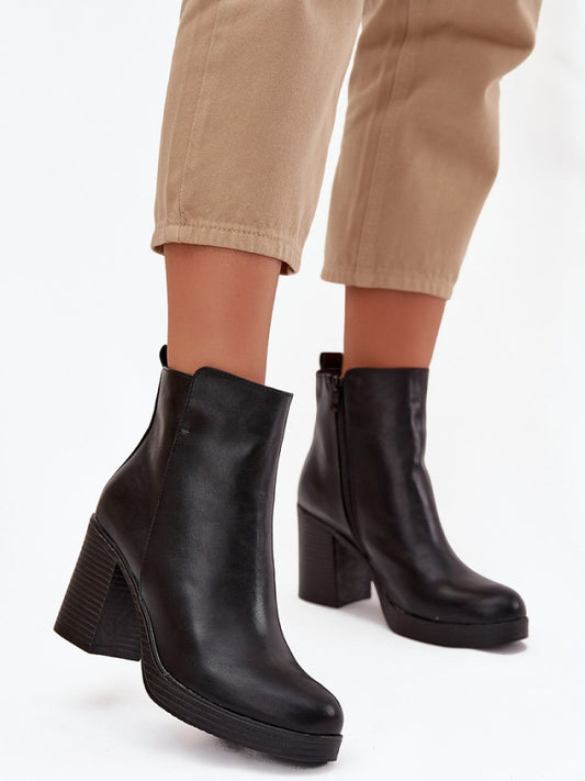 Botine cu toc Step in style, Model 220709, Negru - material imitație de piele  Footbed pânză  Înălţimea carâmbului 11.5 cm Înălţimea tocului 8.5 cm