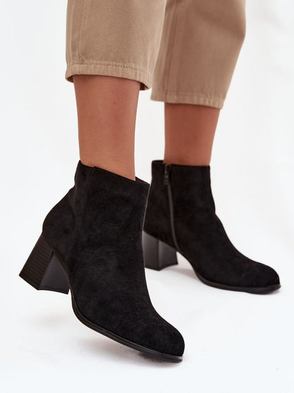 Botine cu toc Step in style, Model 220711, Negru - material piele artificiala piele  Footbed pânză  Înălţimea carâmbului 10 cm Înălţimea tocului 6.5 cm