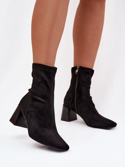 Botine cu toc Step in style, Model 221123, Negru - material piele artificiala piele  Footbed imitație de piele  Înălţimea carâmbului 16.5 cm Înălţimea tocului 7 cm