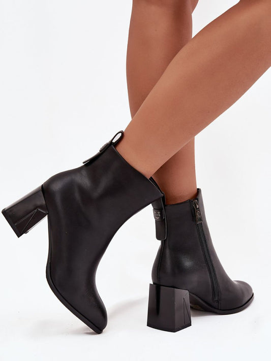 Botine cu toc Step in style, Model 222517, Negru - material piele naturala  Căptușeală pătură de pantofi  Footbed pătură de pantofi  Înălţimea carâmbului 12 cm Înălţimea tocului 7 cm