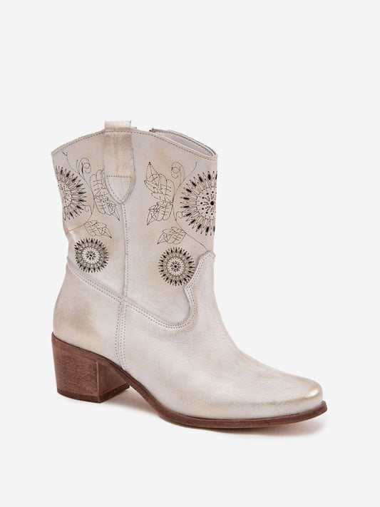 Botine cu toc Step in style, Model 222959, Galben - material piele naturală de căprioară  Footbed piele naturala  Înălţimea carâmbului 18 cm Înălţimea tocului 5 cm