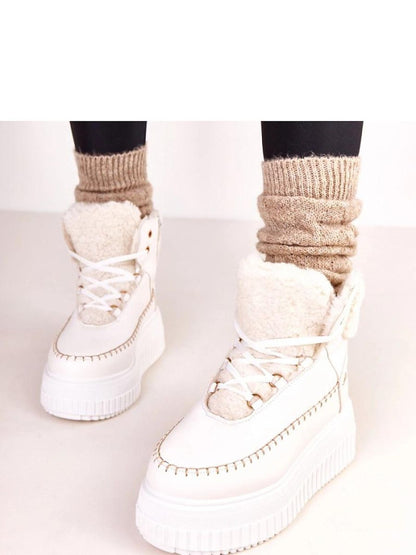 Botine sport Solea, Model 219937, Alb - material imitație de piele  Căptușeală blană  Footbed pânză  Înălţimea carâmbului 12 cm Înălţimea platformei 6.5 cm