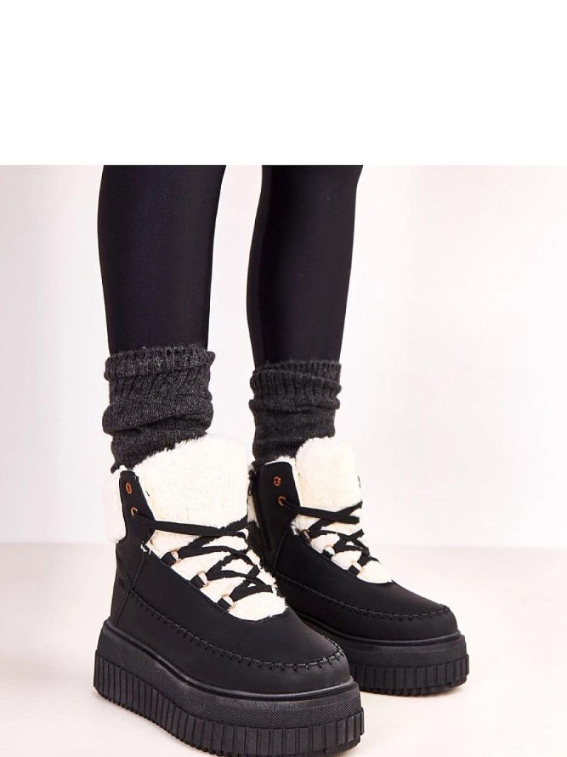 Botine sport Solea, Model 219939, Negru - material imitație de piele  Căptușeală blană  Footbed pânză  Înălţimea carâmbului 12 cm Înălţimea platformei 6.5 cm