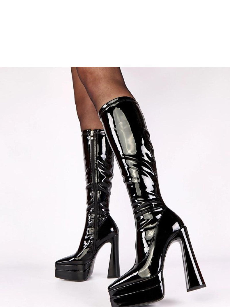 Cizme cu toc Solea, Model 221356, Negru - material imitație de piele  Footbed pânză  Înălţimea carâmbului 37 cm Înălţimea tocului 15 cm Înălţimea platformei 5 cm