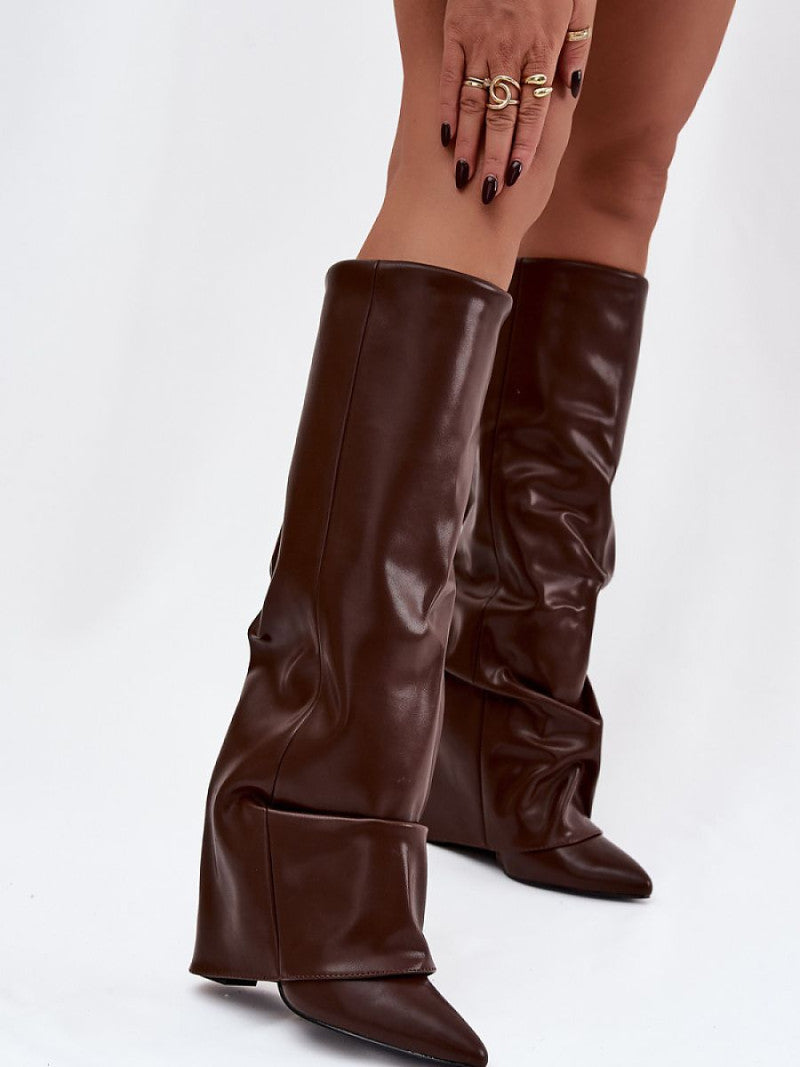 Cizme cu toc Step in style, Model 221158, Maro - material imitație de piele  Căptușeală pătură de pantofi  Footbed pătură de pantofi  Înălţimea carâmbului 39 cm Înălţimea tocului 11 cm