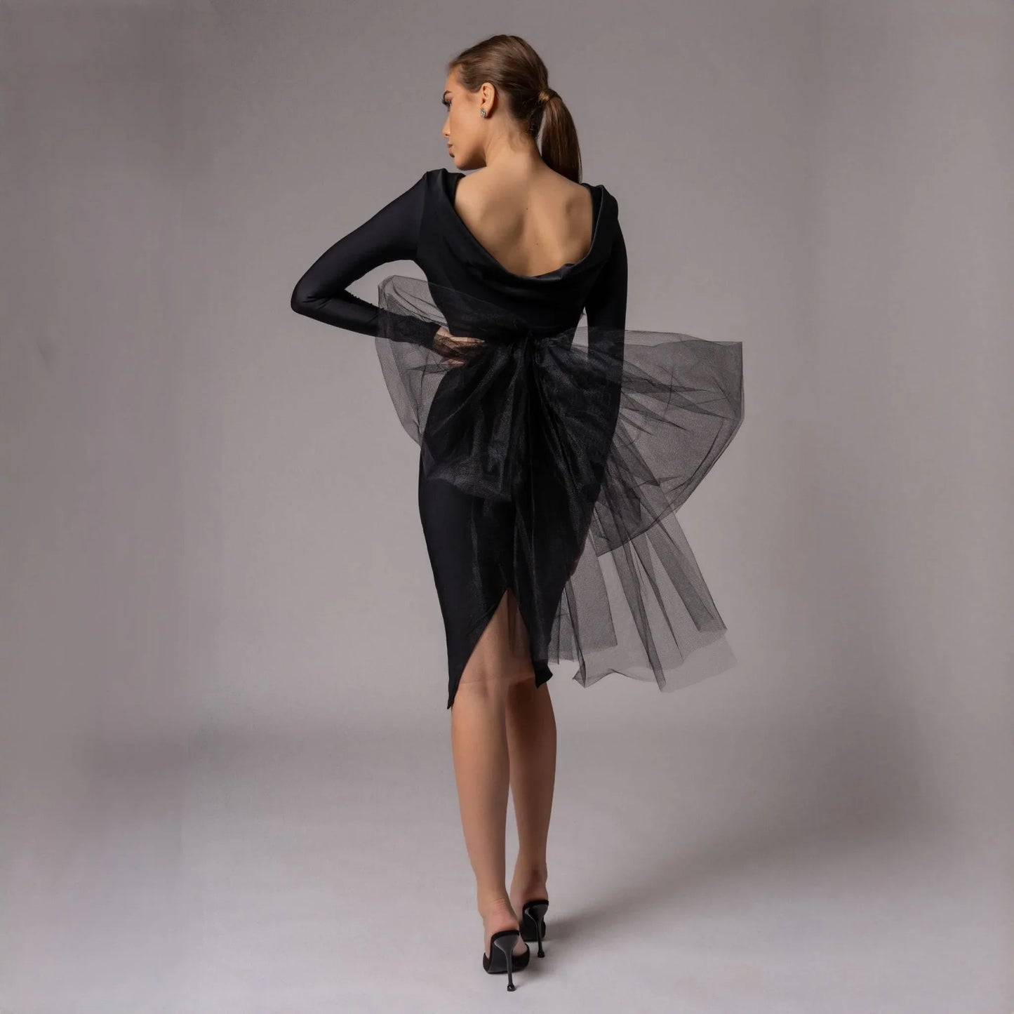 Rochie neagra midi cu funda supradimensionata din tulle Celine