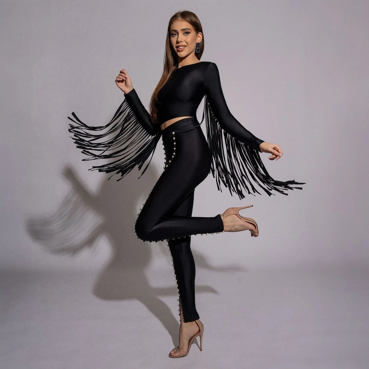 Bluza dama neagra modelatoare cu spate gol si franjuri