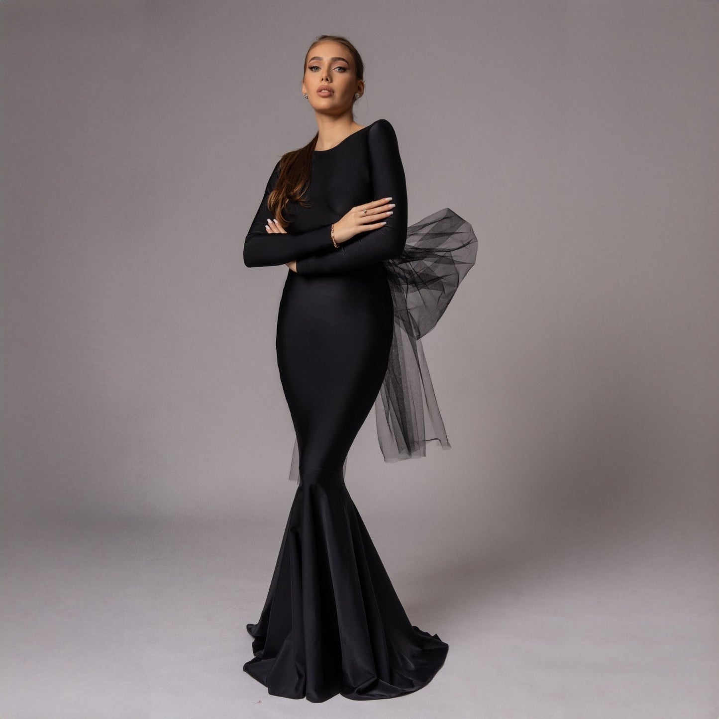 Rochie neagra sirena cu funda supradimensionata din tulle Celine