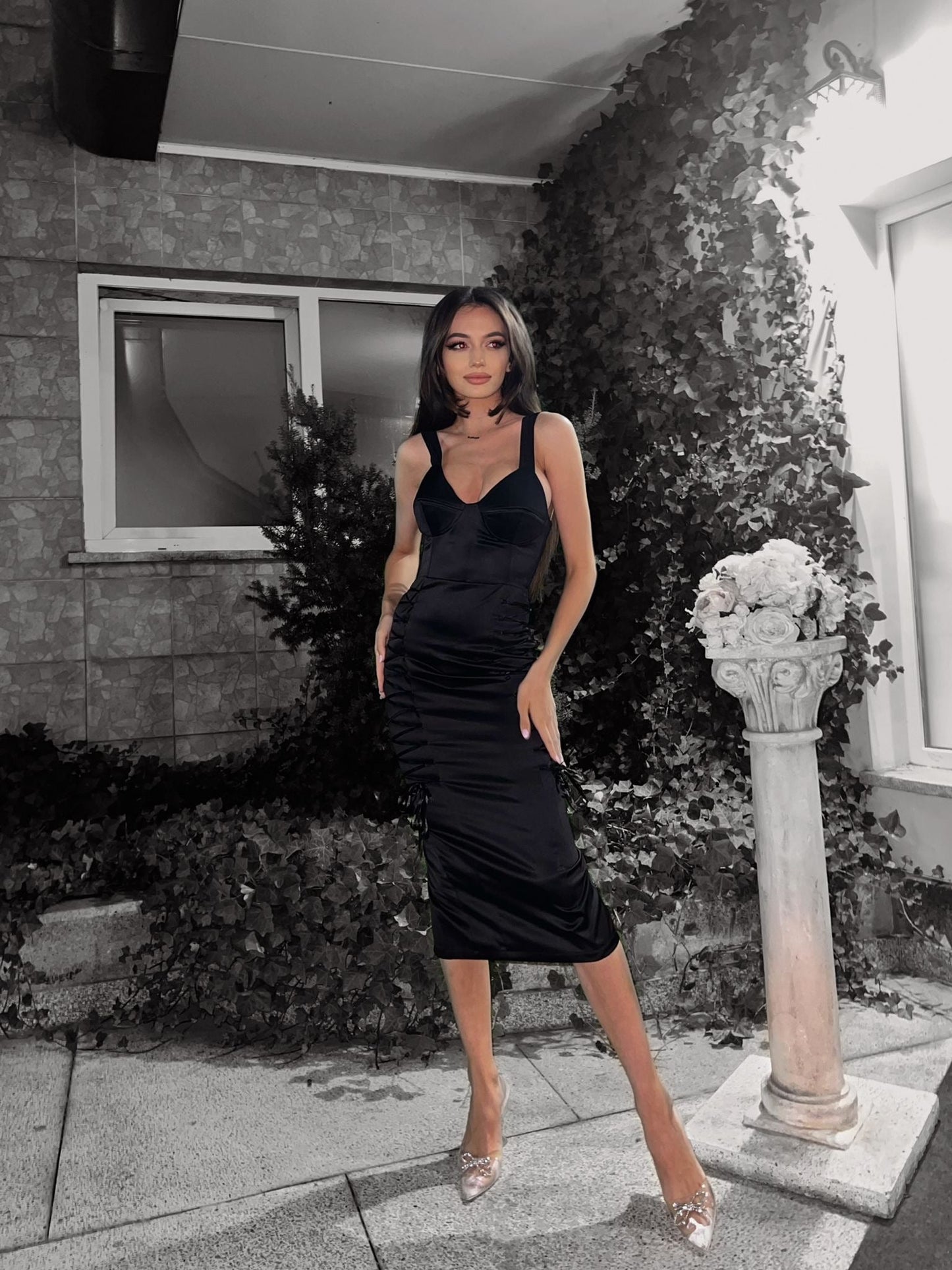 Rochie neagra cu cupe structurate tip corset Amethyst