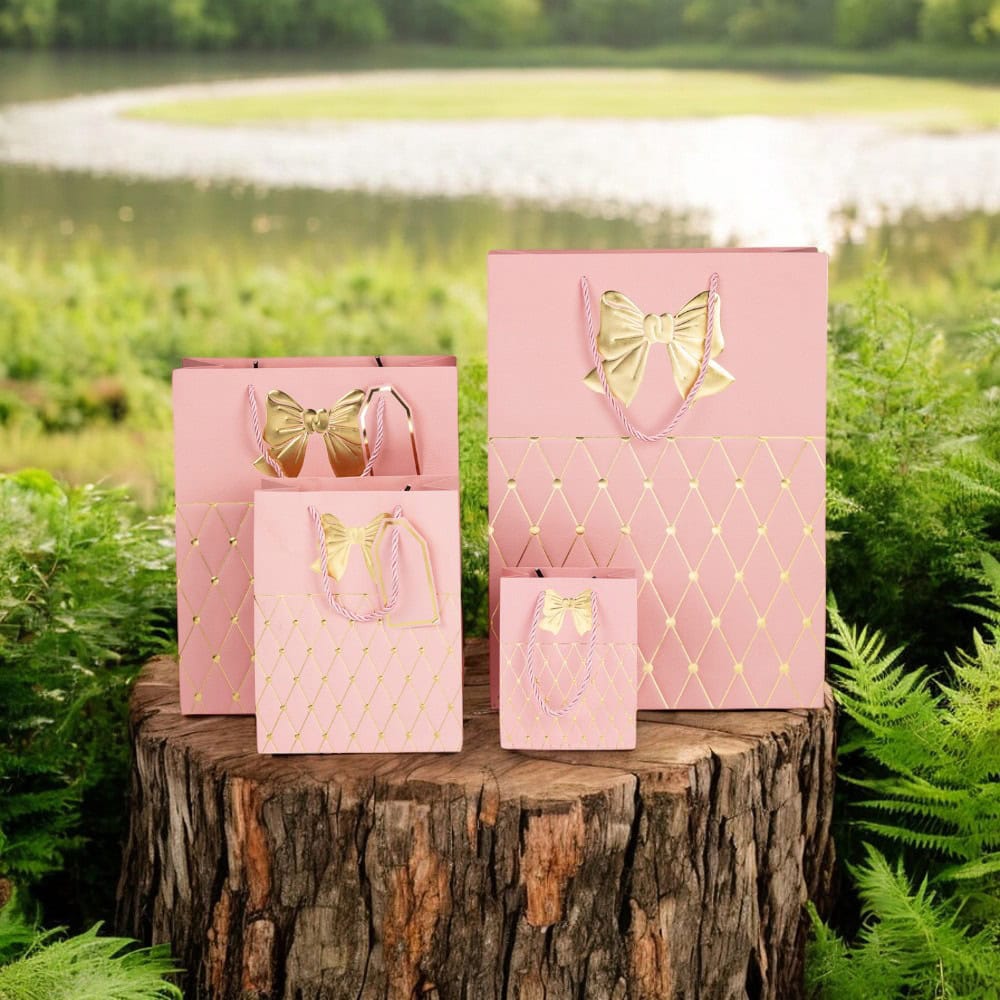 Pungi cadou cu mâner model fundă și romburi aurii 18x23x10cm - roz (set 12 buc)
