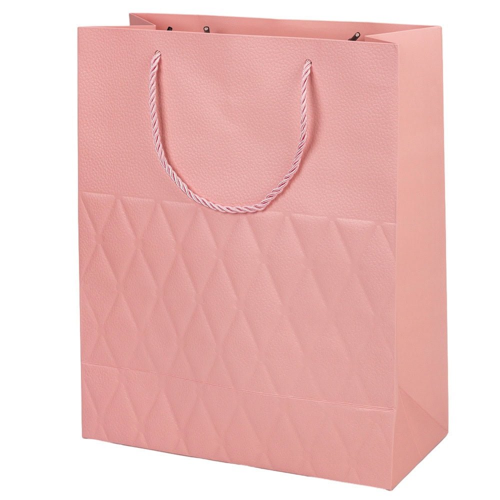 Pungi cadou cu mâner model fundă și romburi aurii 31x42x12cm - roz (set 12 buc)
