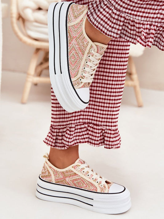 Tenişi Step in style, Model 214395, Roz - material plastic  Footbed imitație de piele  Înălţimea carâmbului 6.5 cm Înălţimea platformei 4.5 cm